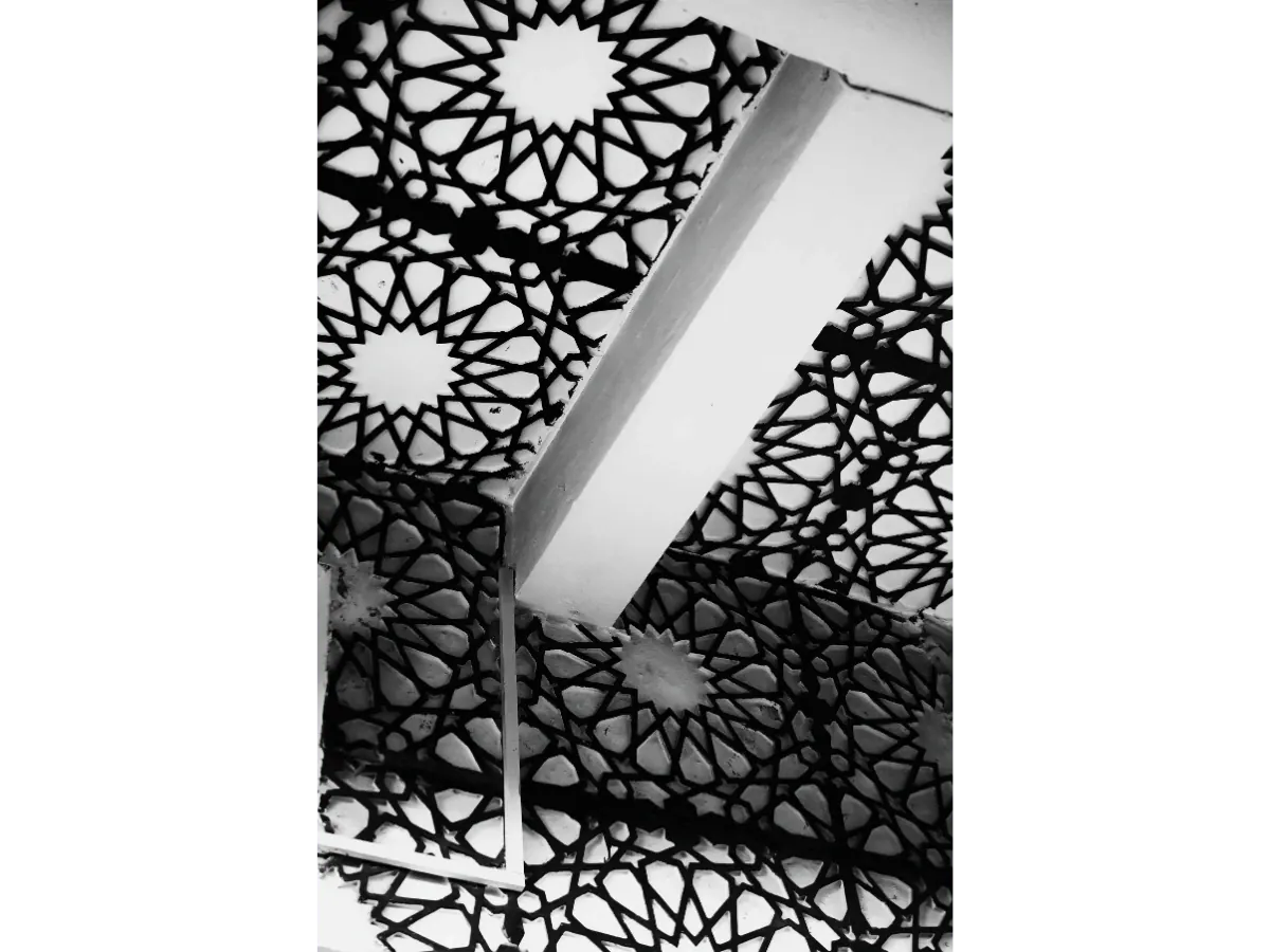 مظلة حديقة بقص ليزر توفر الظل والخصوصية